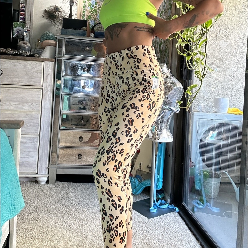 Fabletics cheetah yoga leggings NWT